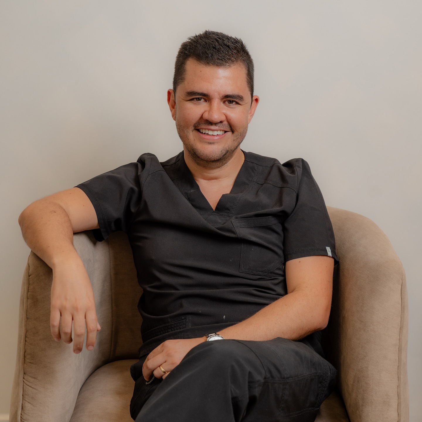 Dr. Alejandro Restrepo
